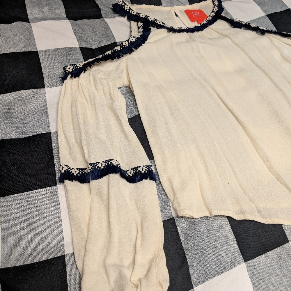 Cold shoulder top